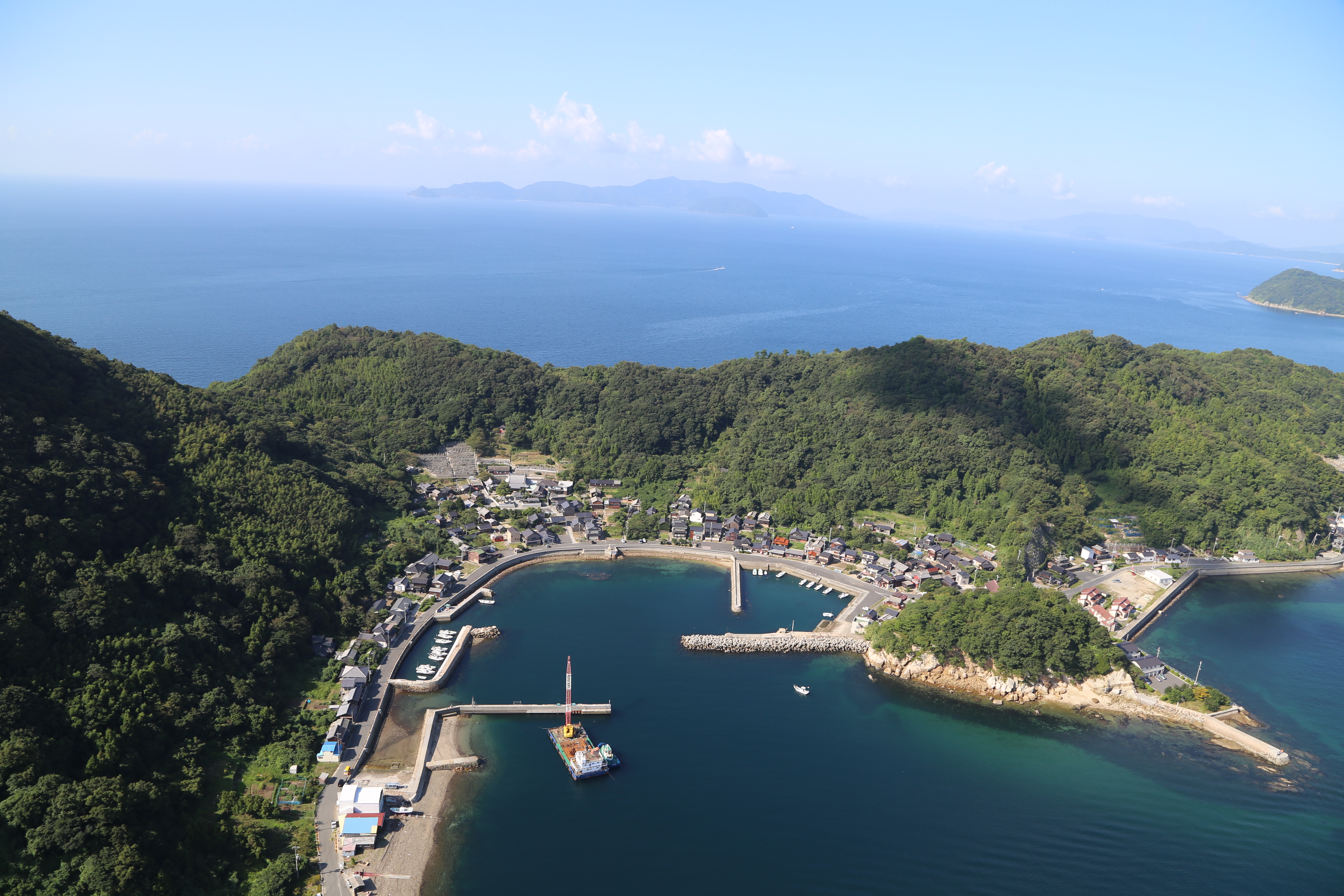 沖家室島全景