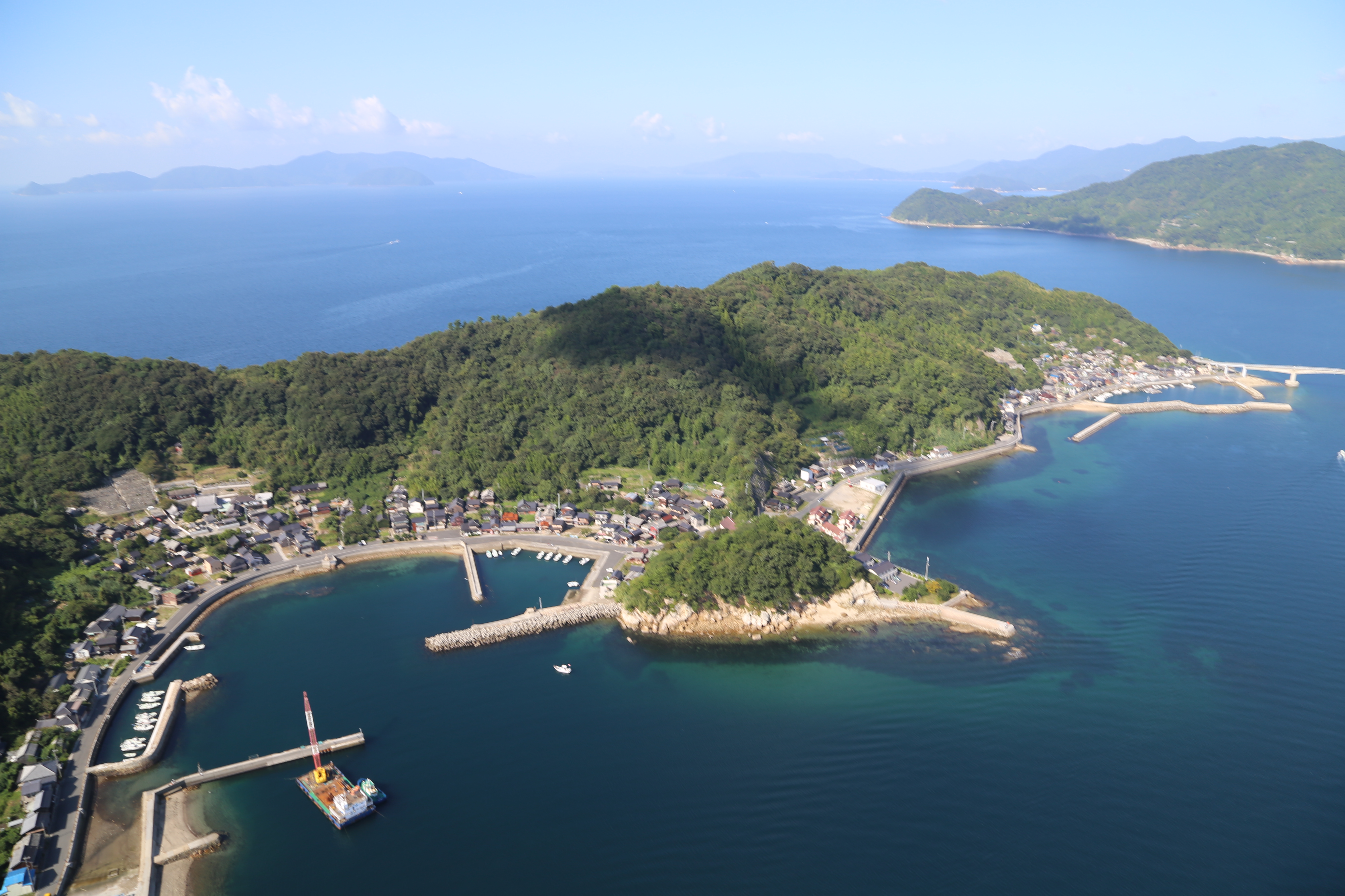 沖家室島全景